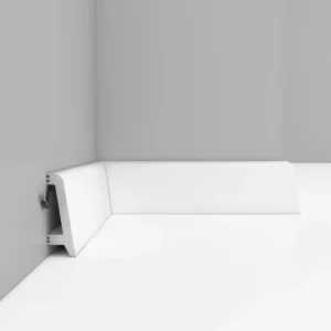 Плинтус напольный D231 DECOMASTER 58*18*2000 мм