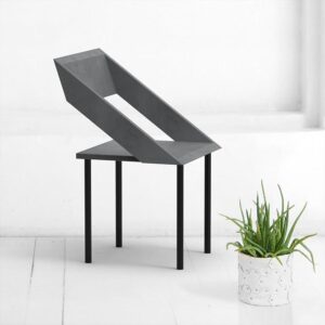 Стул чайка из микроцемента в темно-сером цвете ARCHPOLE