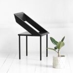 Стул чайка из микроцемента в черном цвете ARCHPOLE