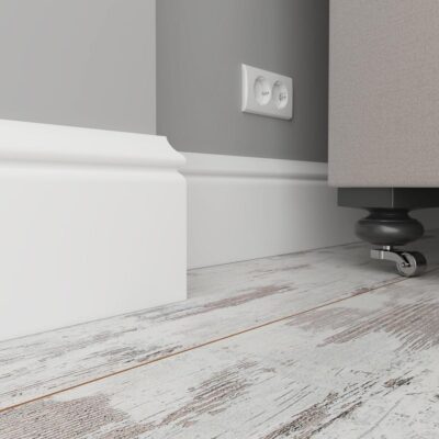 Плинтус белый Ultrawood арт. Base 5500 p (2000 x 138 x 18 мм.)