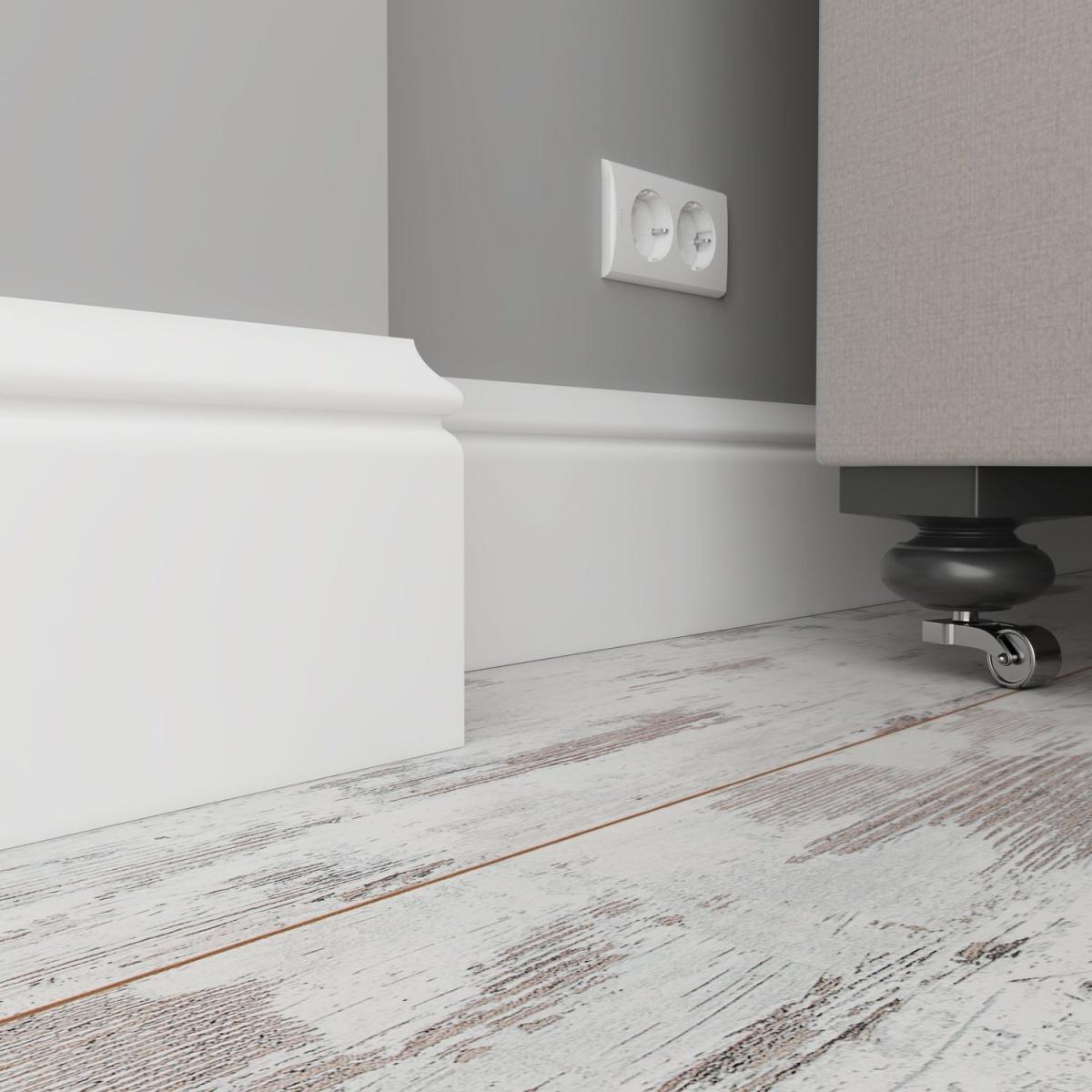 Плинтус белый Ultrawood арт. Base 5500 p (2000 x 138 x 18 мм.) Плинтус белый Ultrawood арт. Base 5500 p (2000 x 138 x 18 мм.)