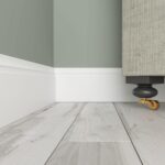 Плинтус белый Ultrawood арт. Base 5214 p (2000 x 133 x 12 мм.)