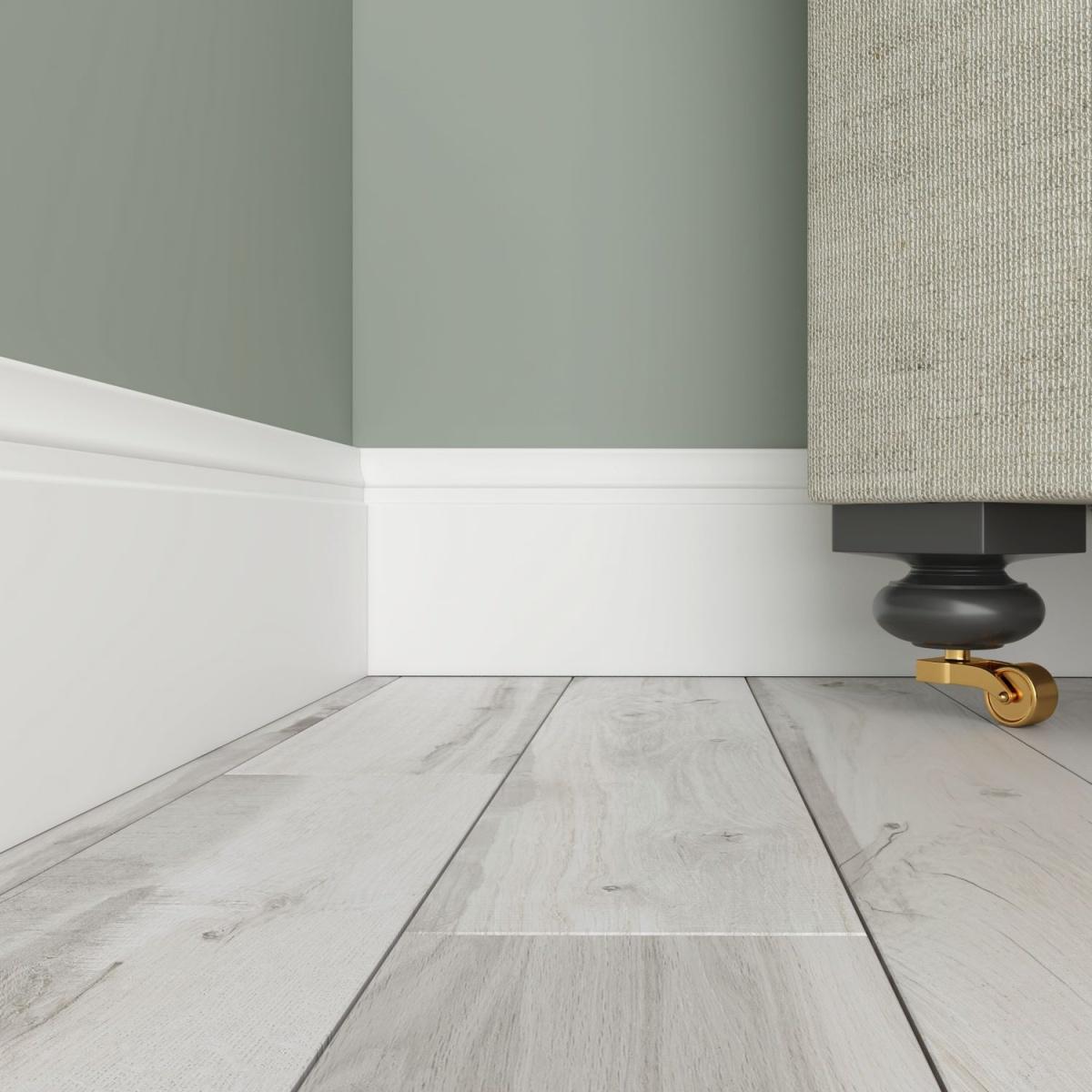 Плинтус белый Ultrawood арт. Base 5214 p (2000 x 133 x 12 мм.) Плинтус белый Ultrawood арт. Base 5214 p (2000 x 133 x 12 мм.)